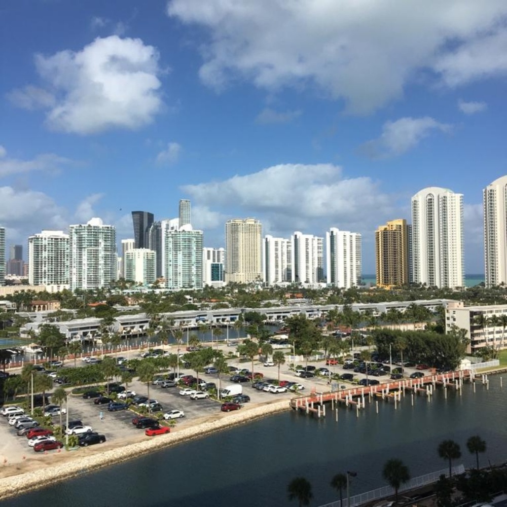 Meet your Posher, Carlos